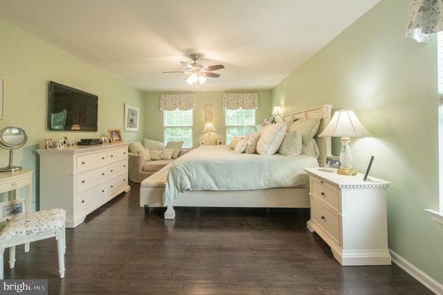 4 MARSHALL CT, Glen Mills, PA 19342