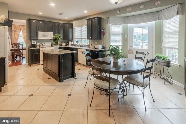 4 MARSHALL CT, Glen Mills, PA 19342