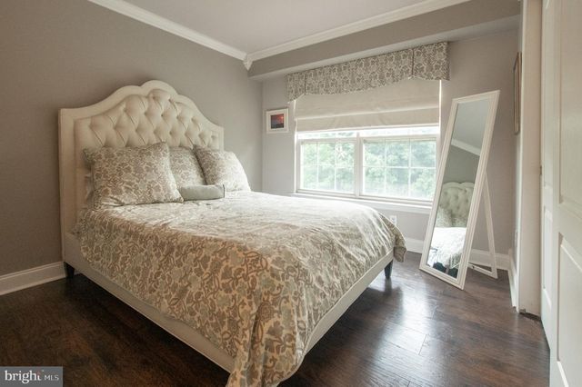 4 MARSHALL CT, Glen Mills, PA 19342