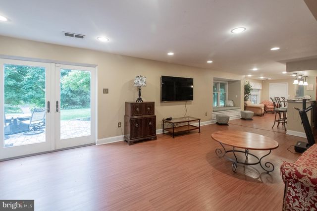 4 MARSHALL CT, Glen Mills, PA 19342