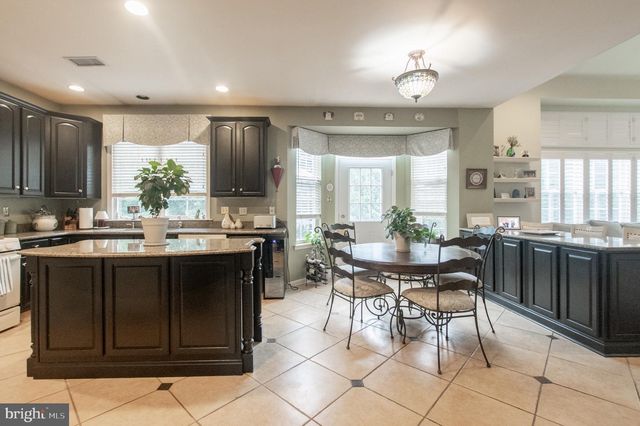 4 MARSHALL CT, Glen Mills, PA 19342