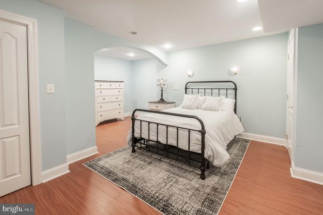 4 MARSHALL CT, Glen Mills, PA 19342