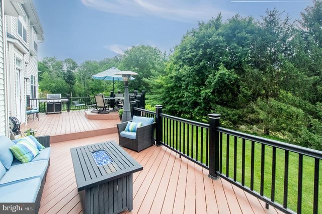 4 MARSHALL CT, Glen Mills, PA 19342
