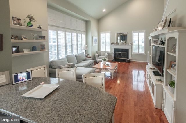 4 MARSHALL CT, Glen Mills, PA 19342