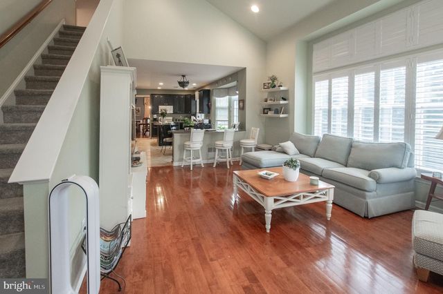 4 MARSHALL CT, Glen Mills, PA 19342