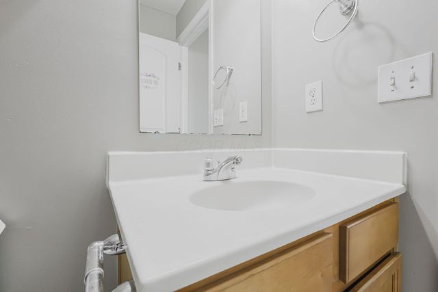 726 Flowering Cherry Court, Blacklick, OH 43004