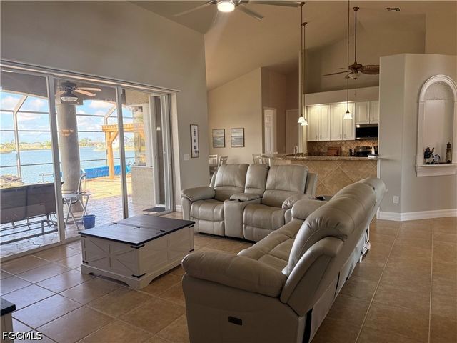 1028 Hancock Bridge PKWY, Cape Coral, FL 33990