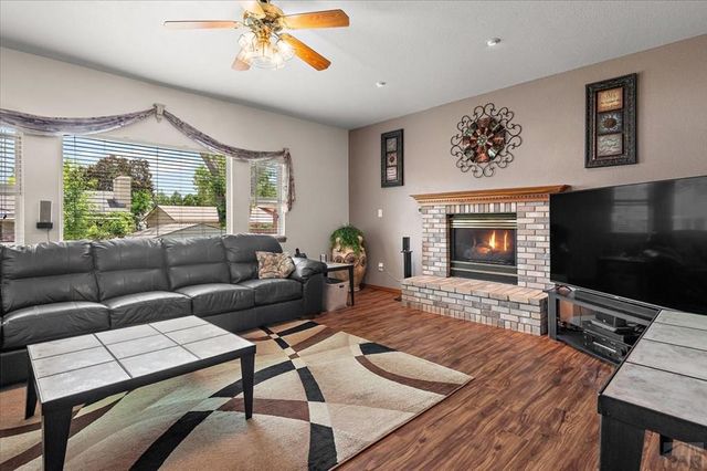 1702 Kingsroyal Blvd, Pueblo, CO 81005