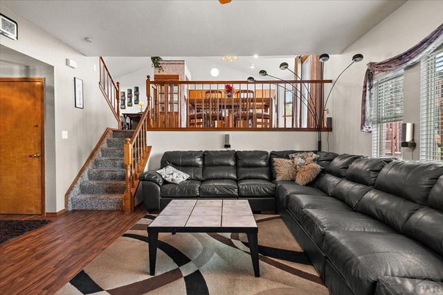 1702 Kingsroyal Blvd, Pueblo, CO 81005