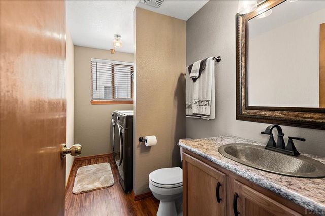 1702 Kingsroyal Blvd, Pueblo, CO 81005