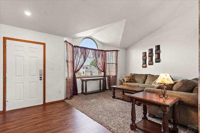 1702 Kingsroyal Blvd, Pueblo, CO 81005
