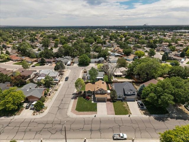 1702 Kingsroyal Blvd, Pueblo, CO 81005