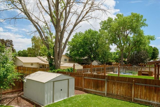 1702 Kingsroyal Blvd, Pueblo, CO 81005
