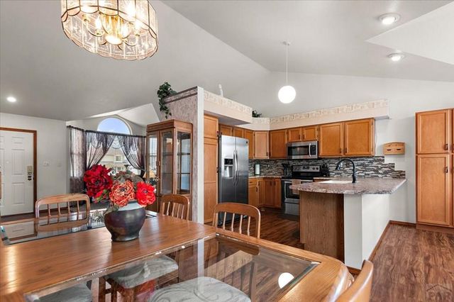 1702 Kingsroyal Blvd, Pueblo, CO 81005