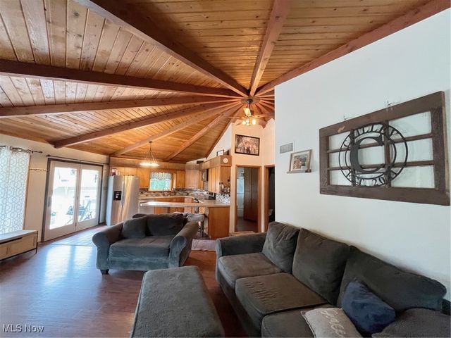 6 Latonka Trail, Malvern, OH 44644