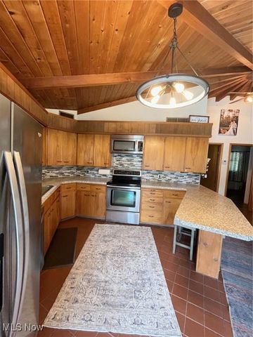 6 Latonka Trail, Malvern, OH 44644