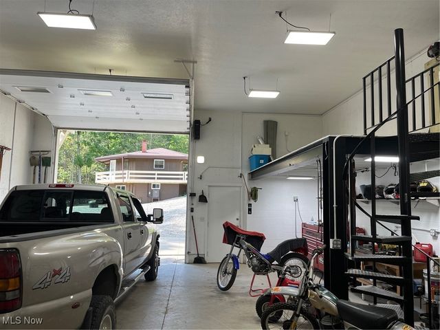 6 Latonka Trail, Malvern, OH 44644