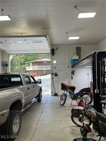 6 Latonka Trail, Malvern, OH 44644