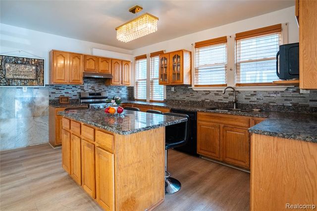 7312 Theisen Street, Dearborn, MI 48126