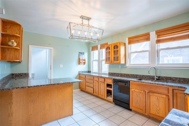 7312 Theisen Street, Dearborn, MI 48126