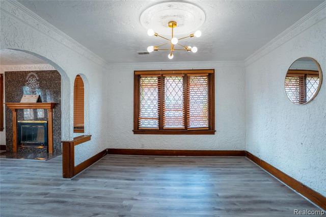7312 Theisen Street, Dearborn, MI 48126