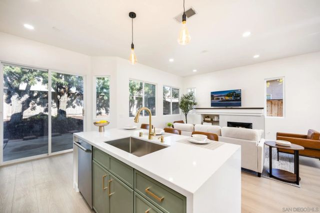 1789 Clydesdale Ct, Oceanside, CA 92057