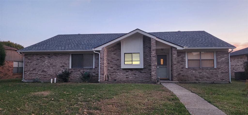 1002 Arborside Drive, Mesquite, TX 75150