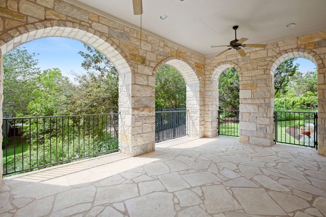 19 Swiftwater TRL, The Hills, TX 78738