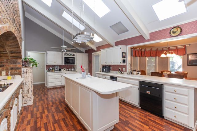 6515 ROXTON Drive, Amarillo, TX 79109