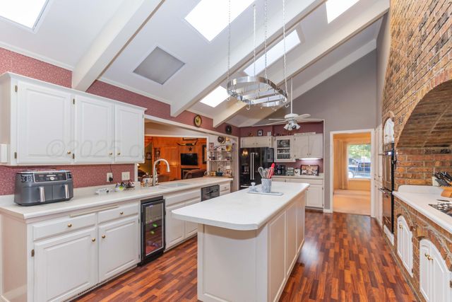 6515 ROXTON Drive, Amarillo, TX 79109