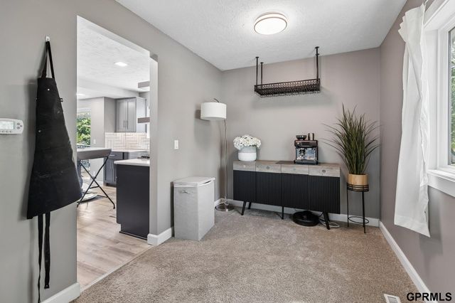 901 Sally Street, Papillion, NE 68046