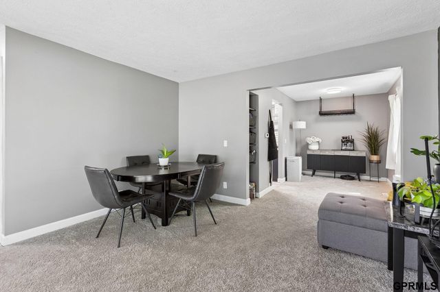 901 Sally Street, Papillion, NE 68046
