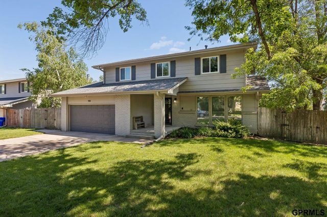 901 Sally Street, Papillion, NE 68046