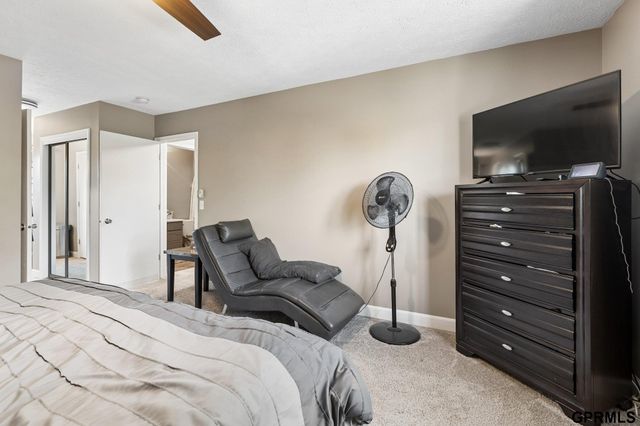 901 Sally Street, Papillion, NE 68046