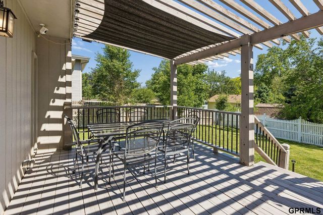 901 Sally Street, Papillion, NE 68046