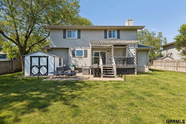 901 Sally Street, Papillion, NE 68046