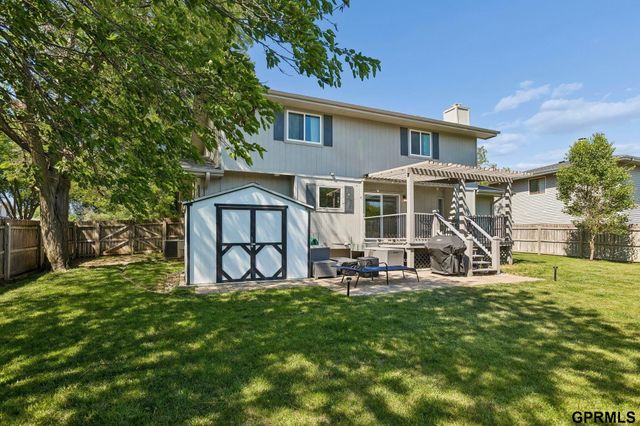 901 Sally Street, Papillion, NE 68046