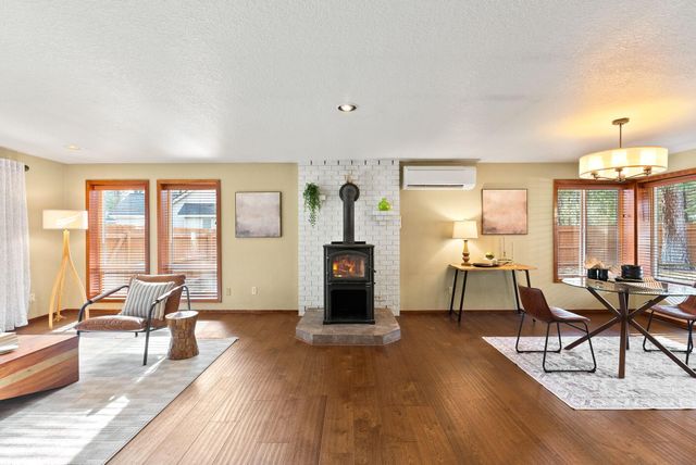 69271 Whippletree, Sisters, OR 97759