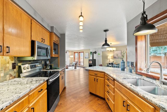 69271 Whippletree, Sisters, OR 97759