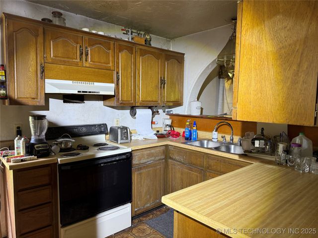 18081 E 430 Road, Claremore, OK 74017