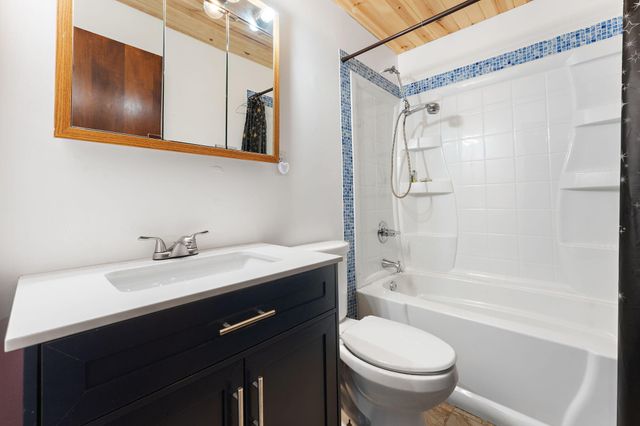 1702 Broadway Avenue, Chesterton, IN 46304