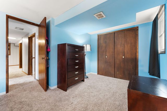 1702 Broadway Avenue, Chesterton, IN 46304