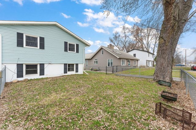 1702 Broadway Avenue, Chesterton, IN 46304