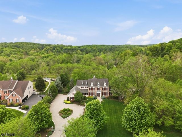 8 Ridgeline Dr, Washington Twp., NJ 07853
