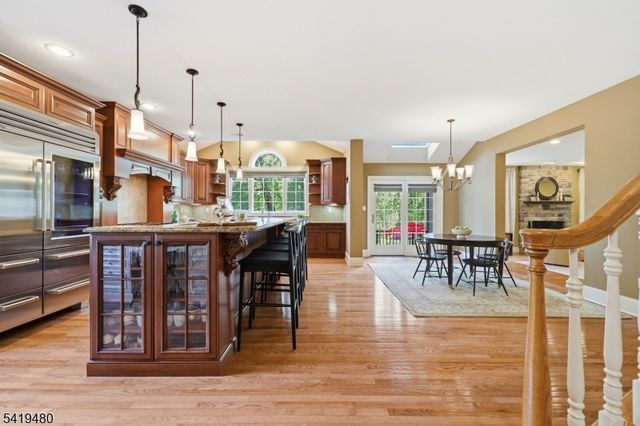 8 Ridgeline Dr, Washington Twp., NJ 07853