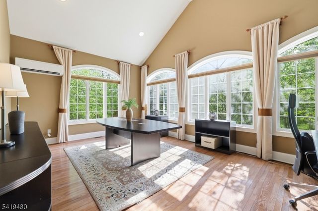 8 Ridgeline Dr, Washington Twp., NJ 07853