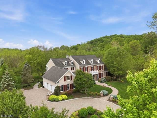 8 Ridgeline Dr, Washington Twp., NJ 07853