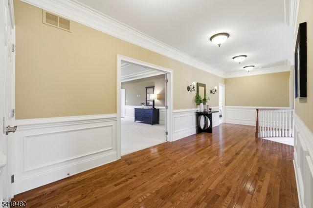 8 Ridgeline Dr, Washington Twp., NJ 07853