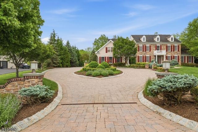 8 Ridgeline Dr, Washington Twp., NJ 07853