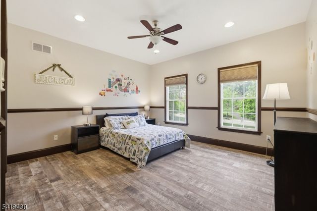 8 Ridgeline Dr, Washington Twp., NJ 07853